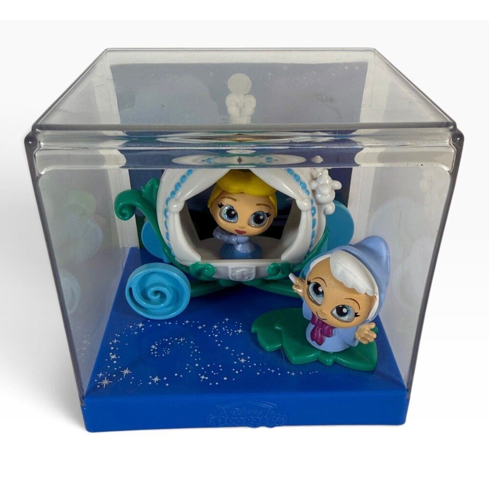 Disney Doorables Movie Moments Cinderella with Fairy Godmother 4x4in